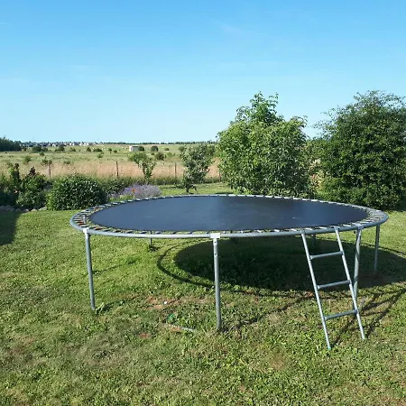 Daire Sveciu Namai Tuopa, *