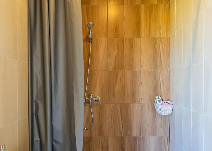 Sveciu Namai Tuopa, *